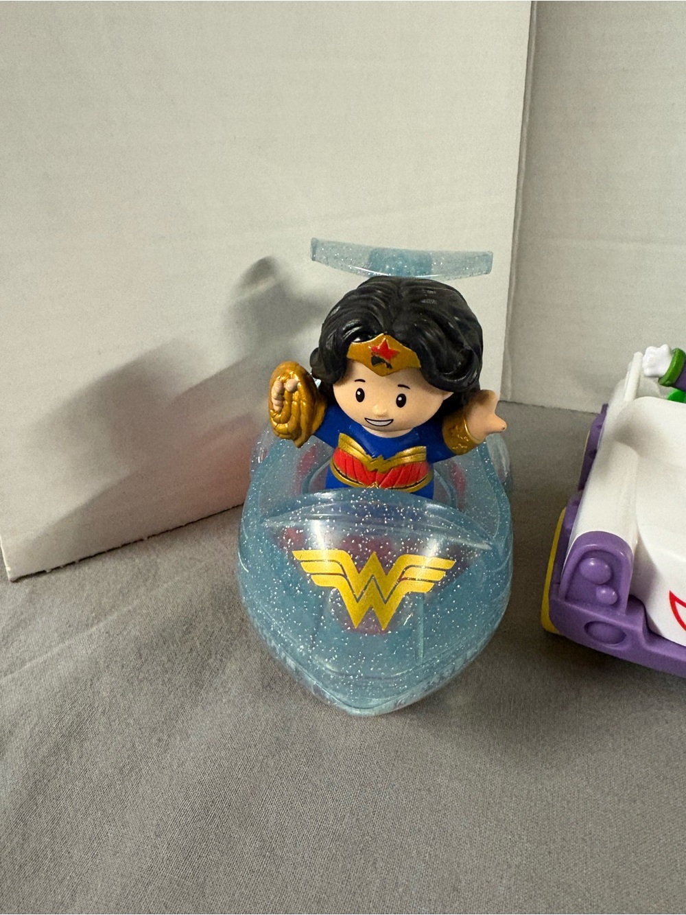Fisher-Price DC Super Friends Mini Vehicle Set - Batman Robin Joker Supereoman - Picture 6 of 7